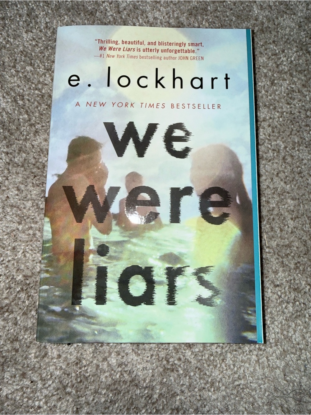 We Were Liars by e. lockhart - Paperback Novel